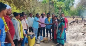 मडावी परिवाराला जीवनावश्यक साहित्य मदत : जि.प.माजी अध्यक्ष तथा कृषी उत्पन्न बाजार समितीचे सभापती अजय कंकडालवार यांच्या कडून