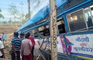 “चांदापूर फाट्याजवळ बस आणि ट्रकचा अपघात”मूल तालुक्यातील घटना