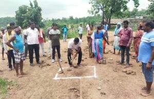 माजी जि.प.अध्यक्ष अजयभाऊ कंकडालवार यांच्या हस्ते सी.सी.रोड कामांचे भूमिपूजन