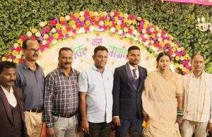 माजी जि.प.अध्यक्ष अजयभाऊ कंकडालवार यांनी विवाह सोहळ्याला उपस्थित