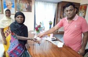 माजी जि.प.अध्यक्ष अजयभाऊ कंकडालवार यांच्याकडून घर दुरुस्तीसाठी आर्थिक मदत