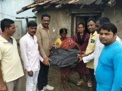 माजी जि.प.अध्यक्ष अजयभाऊ कंकडालवार कडून रामटेके परिवाराला ताळपत्री तसेच घर दुरुस्तीसाठी आर्थिक मदत