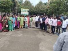 माजी जि.प.अध्यक्ष अजयभाऊ कंकडालवार यांनी शिर्डी येथे साई चरणी नतमस्तक होऊन कार्यकर्त्यांसमवेत दर्शन घेतले