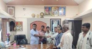 माजी जि.प.अध्यक्ष अजयभाऊ कंकडालवार यांचाकडून गर्गम परिवाराला आर्थिक मदत