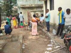 माजी जि.प.अध्यक्ष अजय कंकडालवार यांच्याकडून मृतक करुणा नेर्ला कुटुंबाला अंत्यविधी कार्यक्रमासाठी आर्थिक मदत