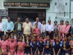 कस्तुरबा गांधी बालिका विद्यालय येथील शालेय विद्यर्थ्यांच्या : माजी जि.प.अध्यक्ष अजय कंकडालवार यांचा हस्ते सत्कार