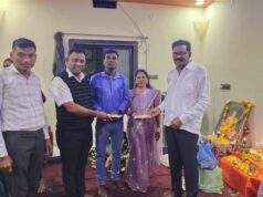 माजी जि.प.अध्यक्ष अजय कंकडालवार व काँग्रेसनेते हनमंतु मडावी यांनी गृहप्रवेश कार्यक्रमाला उपस्थित