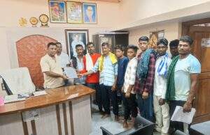 मेडपल्ली ग्रामपंचायतचे ग्रामसेवक मडावी विरुद्ध तलवाडा पेसा समितीची तक्रार : पेसा समिती व ग्रामवासियांची अजयभाऊ कंकडालवार यांच्याकडे तक्रार