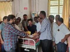 माजी जि.प.अध्यक्ष अजयभाऊ कंकडालवार यांच्या वाढदिवस निमित्त मुलचेरा ग्रामीण रुग्णालयात फळ वाटप