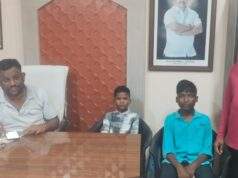 लकनगुडा येथील अपघातग्रस्त शालेय विध्यार्थ्यांची कंकडालवार यांनी करून दिली औषधोपचार