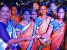 वाल्मिकी जयंती कार्यक्रमला माजी जि.प.अध्यक्ष अजय कंकडालवार यांचाकडून वर्गणी