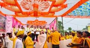 सल्ला गागर,सप्तरंगी ध्वजारोहन उत्साहात ; माजी जिल्हा परिषद अध्यक्ष अजय कंकडालवार यांची उपस्थिती