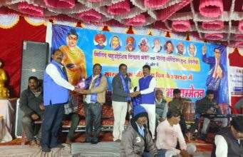 सिरोंचा येथील दुय्यम कव्वाली मुकाबल्याचे काँग्रेस नेते कंकडालवार यांचे प्रतिनिधिंद्वारा उदघाटन…फुले,शाहू व आंबेडकर महासम्मेलन व समाजप्रबोधन कार्यक्रम थाटात संपन्न..!