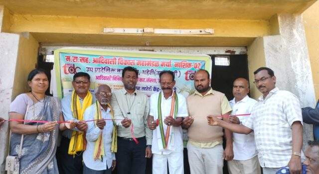 जारावंडी येथील धान खरेदी केंद्राचे टी.डी.सी.चे संचालक सैनू गोटा यांच्या हस्ते उदघाटन