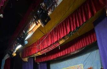 टिकेपल्लीतील महाशिवरात्री यात्रेत नाटकाची मेजवानी : माजी जि.प.अध्यक्ष अजय कंकडालवार यांच्या हस्ते नाट्यप्रयोगाचे उदघाटन