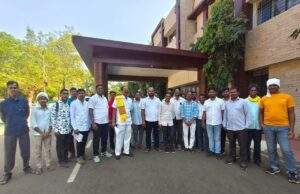 एटापल्ली तालुक्यातील पंधरा गावातील नागरिकांनी गाठले जिल्हाधिकारी कार्यालय…जिल्हाधिकाऱ्यांना विविध ज्वलंत समस्यांचे निवेदन सादर