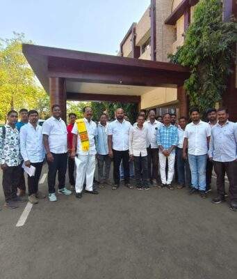 एटापल्ली तालुक्यातील पंधरा गावातील नागरिकांनी गाठले जिल्हाधिकारी कार्यालय…जिल्हाधिकाऱ्यांना विविध ज्वलंत समस्यांचे निवेदन सादर