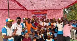 टेकमपल्ली येथे क्रिकेट सामन्याचे माजी जि.प.अध्यक्ष अजयभाऊ कंकडालवार यांच्या हस्ते बक्षीस वितरण