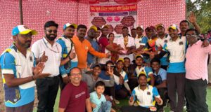 टेकमपल्ली येथे क्रिकेट सामन्याचे माजी जि.प.अध्यक्ष अजयभाऊ कंकडालवार यांच्या हस्ते बक्षीस वितरण