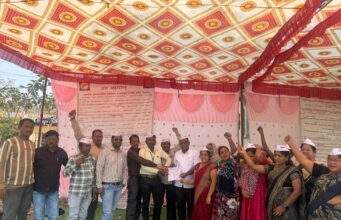 काँग्रेस नेते कंकडालवार यांची कर्मचाऱ्यांच्या बेमुदत आंदोलन मंडपाला भेट व जाहीर पाठिंबा