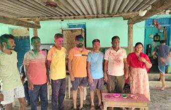 माजी जि.प.अध्यक्ष अजयभाऊ कंकडालवार यांच्या राहत घरी इंदाराम येथे मोठ्या उत्साहाने रंगपंचमी साजरा