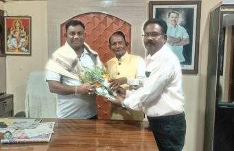 गडचिरोली जिल्ह्यातील लोकप्रिय नेते अजय ककडलवार यांना दिल्ली येथे डॉक्टरेट पदवी…राष्ट्रवादी ( शरद पवार ) गटचे पदाधिकाऱ्यांकडून शाल-श्रीफळ देऊन सत्कार