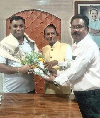 गडचिरोली जिल्ह्यातील लोकप्रिय नेते अजय ककडलवार यांना दिल्ली येथे डॉक्टरेट पदवी…राष्ट्रवादी ( शरद पवार ) गटचे पदाधिकाऱ्यांकडून शाल-श्रीफळ देऊन सत्कार