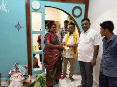 पेंदाम परिवाराचा गृहप्रवेश कार्यक्रमाला काँग्रेस नेते डॉ.अजय कंकडालवार यांची उपस्थित