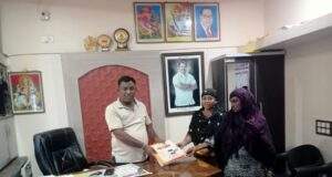 माजी जि.प.अध्यक्ष डॉ.अजयभाऊ कंकडालवार यांच्याकडून कॅन्सरग्रस्त महिलेला उपचारासाठी आर्थिक मदत