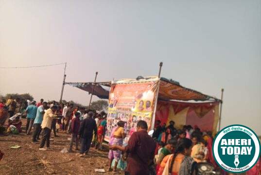 चिंतारेऊला येथील महाकाली यात्रेत डॉ.अजयभाऊ कंकडालवार कडून भाविकांना अन्नदान वितरण